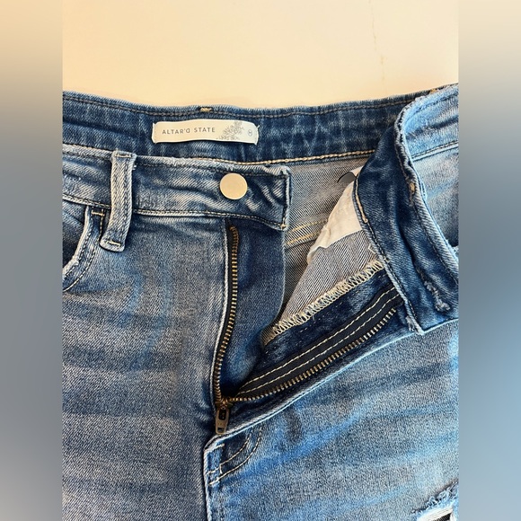Altar’d State Denim Short Size M - Picture 4 of 8